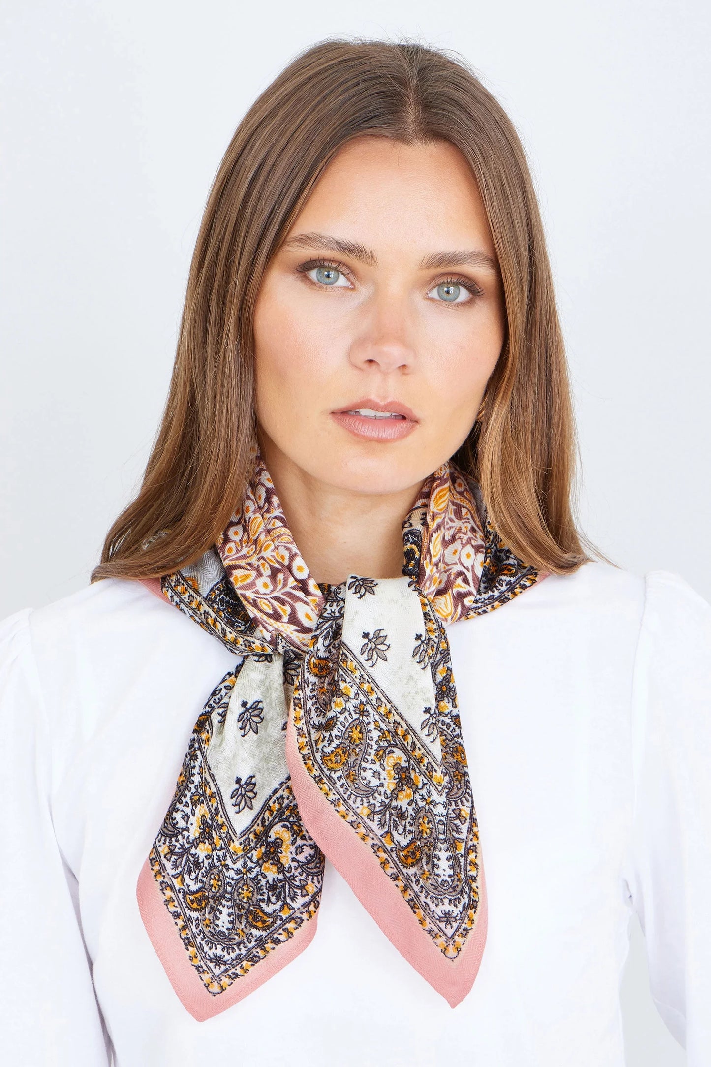 Multicolour paisley viscose scarf with vibrant pattern detail